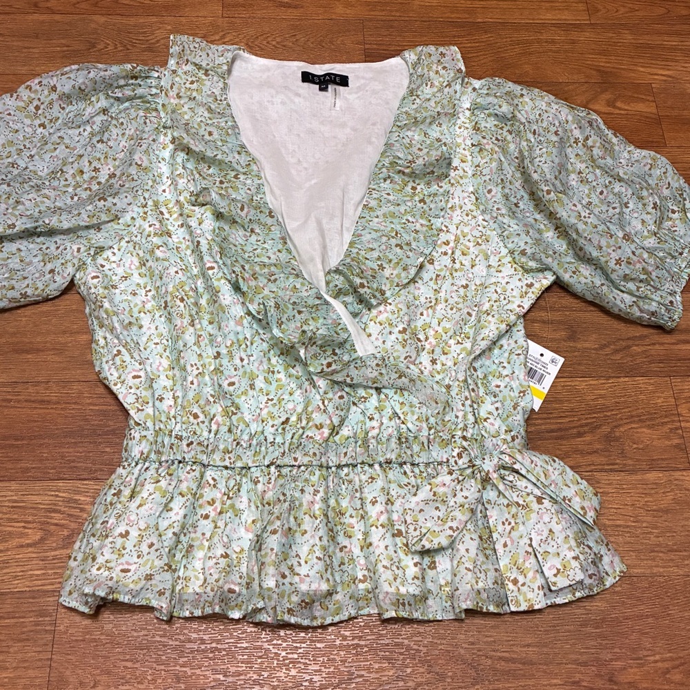 1. State Floral Puff Sleeve Women’s Blouse in Green Floral Size Medium NWT